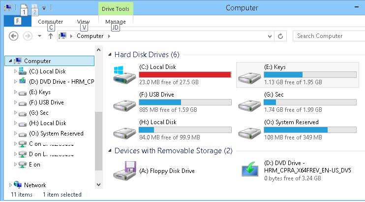 Mostrar la letra de la unidad antes de los nombres de las unidades en Windows 8